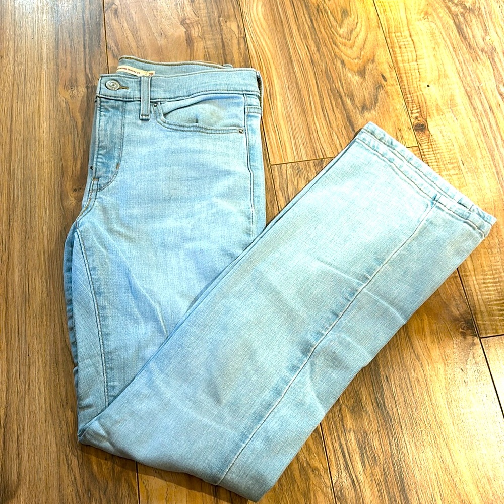 Women’s Levi Jeans - Shaping Bootcut 28